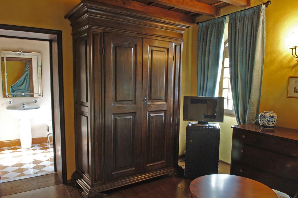 Hotel Torre Di San Martino Gazzola Di Rivalta Екстериор снимка